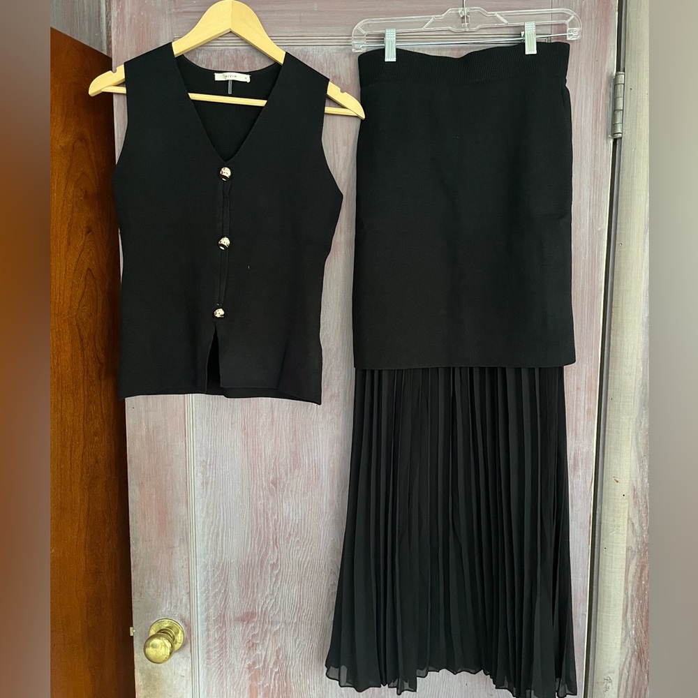 Rivir Elegant Black Pleated Skirt Top Set M